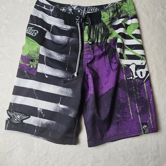Masters of Mayhem Mayhem Board Shorts 33 Beetlejuice Halloween Skater Skateboard - Picture 1 of 9